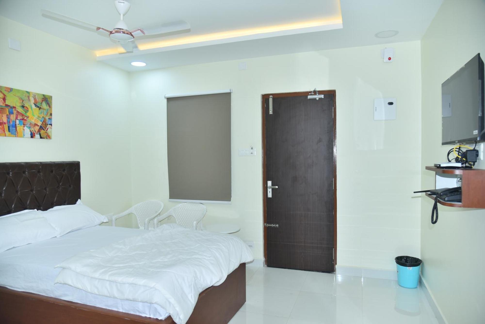 The Paradise Guest Inn Nellore Exterior photo